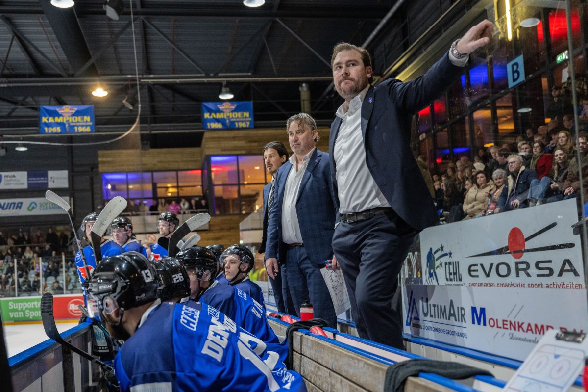 Den Haag loopt uit naar 3-1 en de bank van Heerenveen met Mike Nason en Dennis Vollebregt weet dat de ploeg met lege handen naar Friesland terugkeert.
