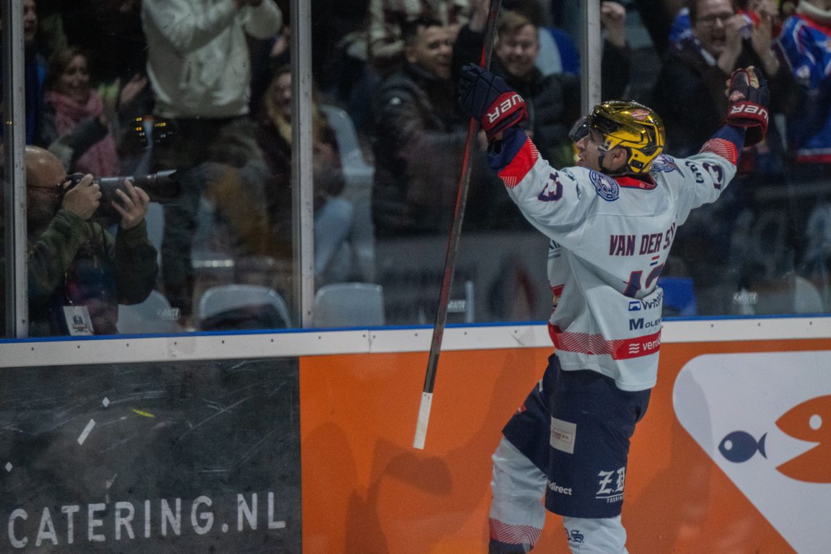 Raymond van der Schuit brengt Den Haag weer op voorsprong in de bekerfinale 2025.
