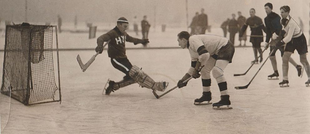 Piet van Heeswijk scorend op natuurijs