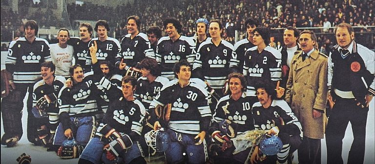 Gerry Göbel helemaal links op de foto. Het glorieuze Nederlands Team dat in 1979 in Roemenië promotie naar de A-Poule en deelname aan de Olympische Spelen 1980 bewerkstelligde.