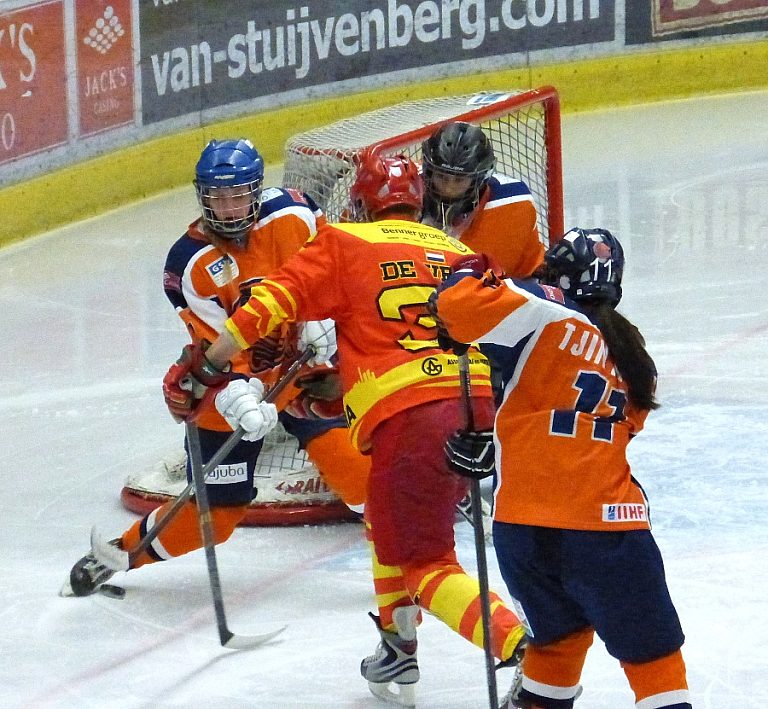 Competitiewedstrijd Eerste Divisie B - Nederland Vrouwen versus GIJS Groningen 2 - 1 februari 2015 in Eindhoven