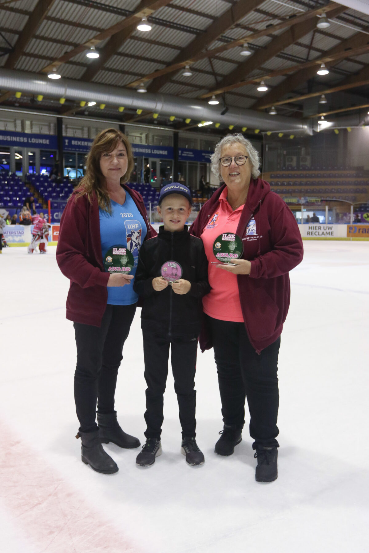 De winnaars van de Ilse Robben Awards op een rijtje. Van links naar rechts Wilma Olijhoek (2021), Illiane Diels (talent) en Marlies Goessens (2020(.