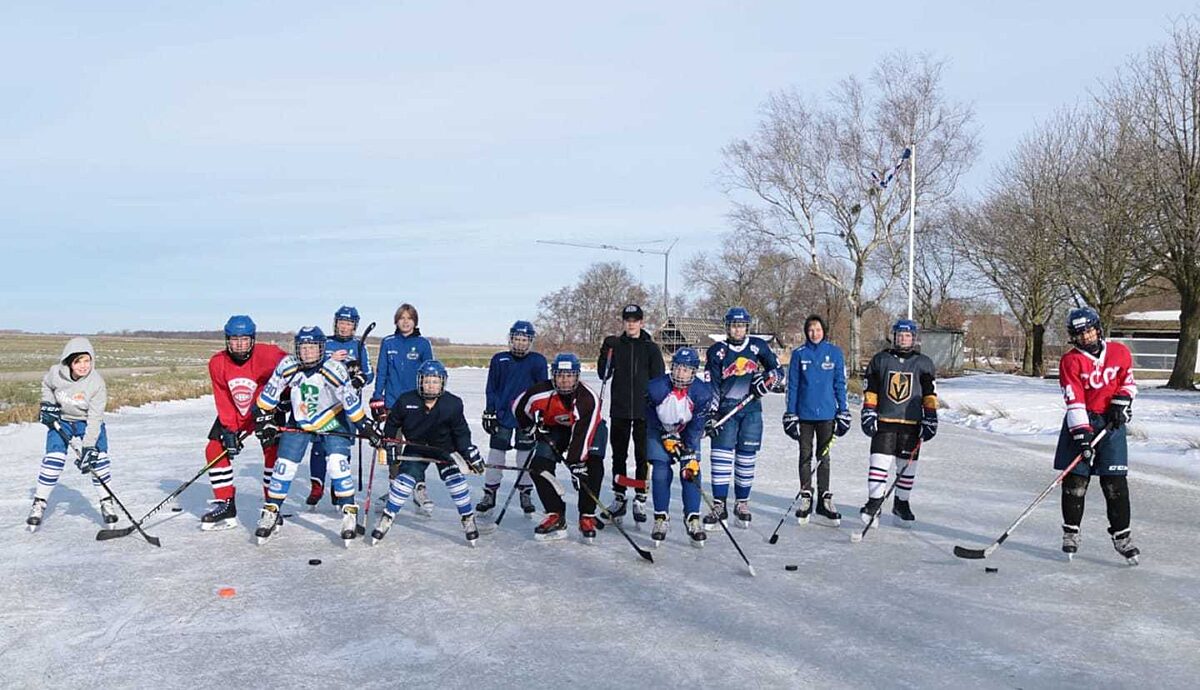 De U14 van Leeuwarden op natuurijs in 2021