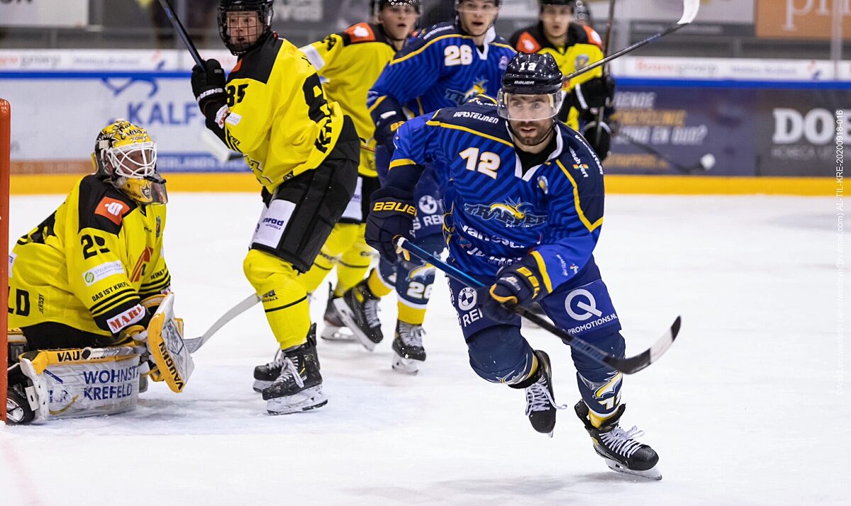 Kevin Bruijsten in actie voor Tilburg Trappers tegen Krefeld Penguine