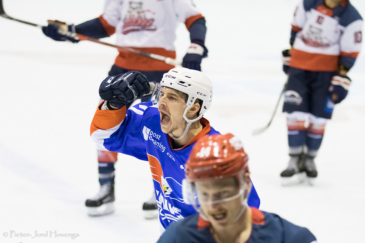 Flyers vs Bulldogs 2019 Adam Bezak juicht
