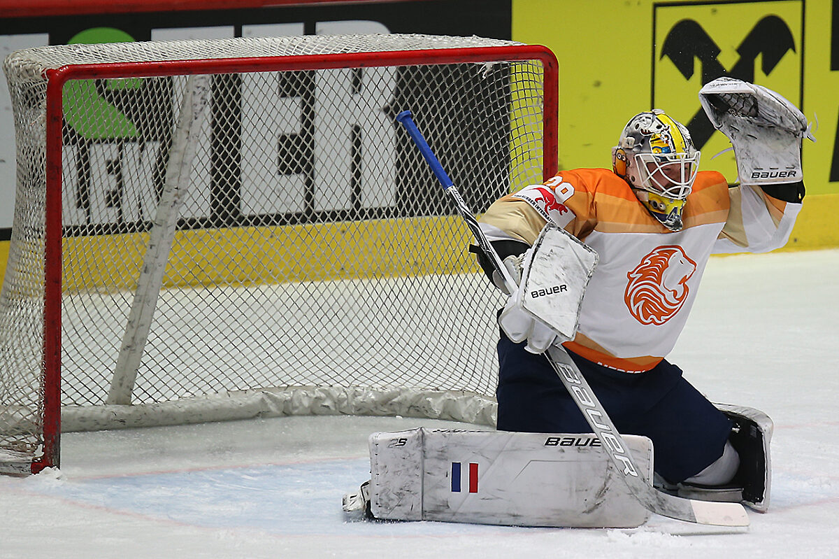 WK Tallinn Nederland Estland Martijn Oosterwijk glove save