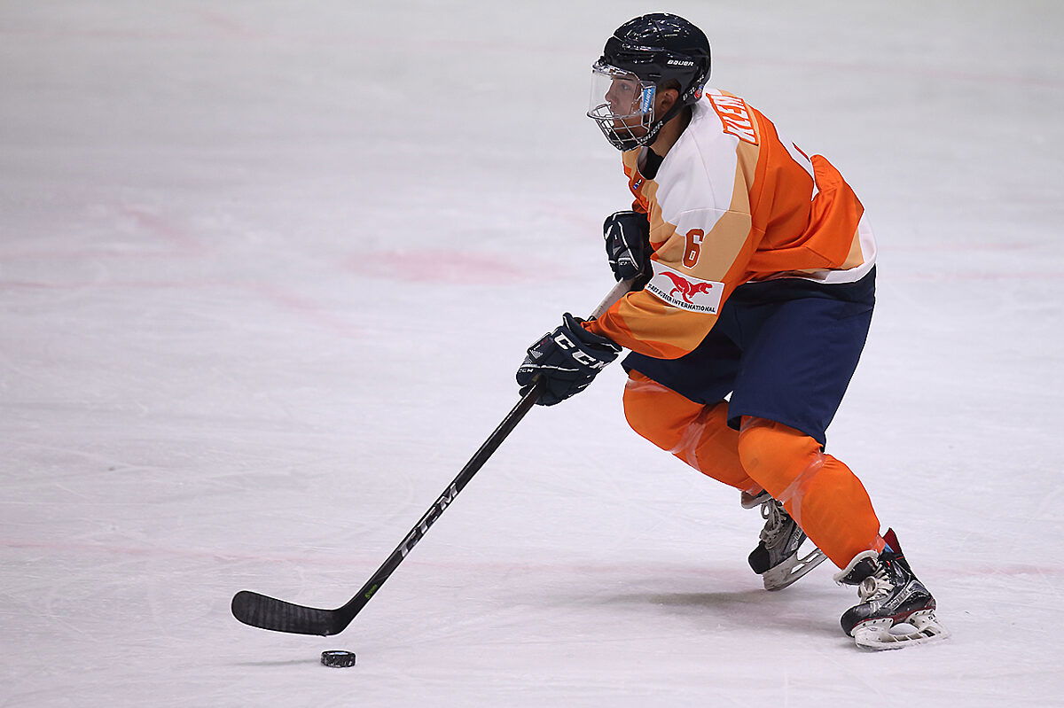 WK Tallinn Nederland Polen Ernesto Klem aan de puck