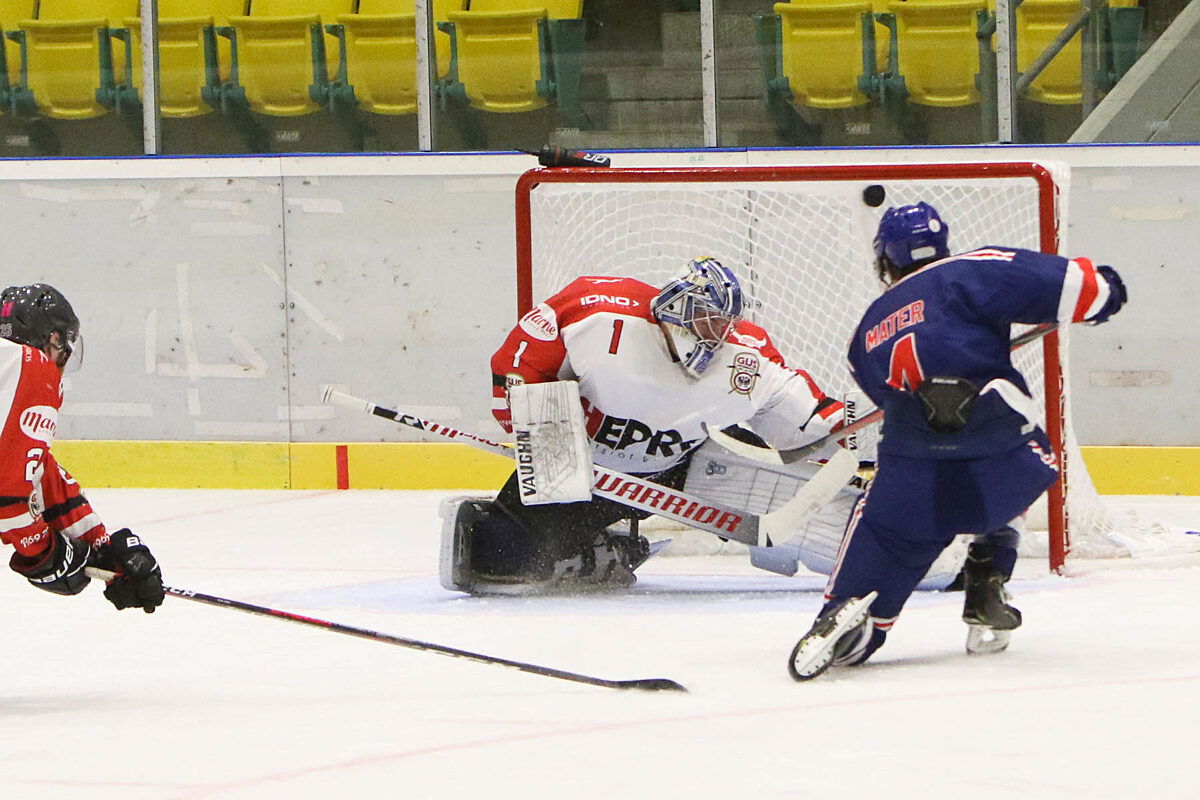 Oefenwedstrijd tussen Nijmegen en Groningen in voorbereiding op het nieuwe seizoen in de Eerste Divisie