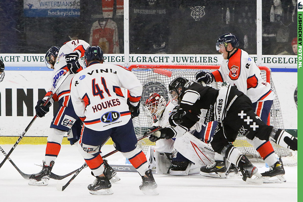 Amsterdam - Nijmegen, duel 1 Eredivisie-finale 2024