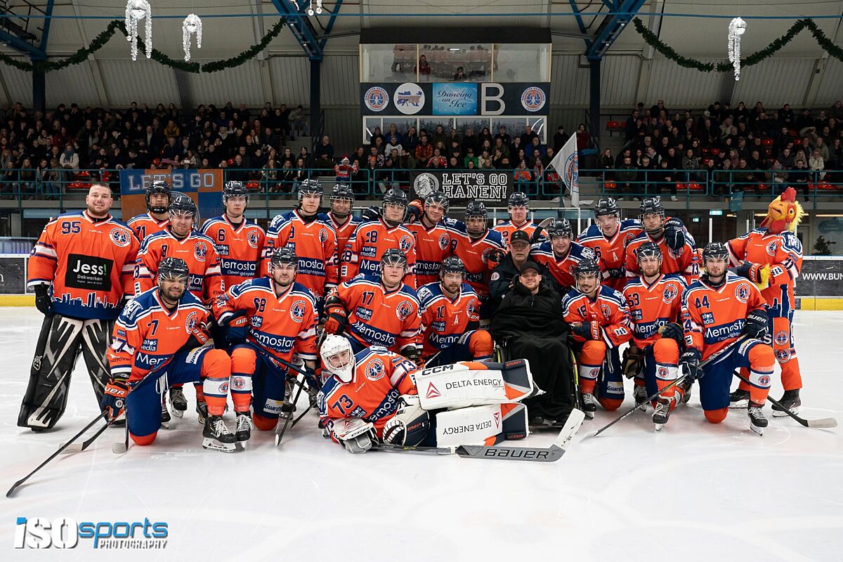 Teamfoto van Eindhoven Kemphanen met Jeroen Raats.