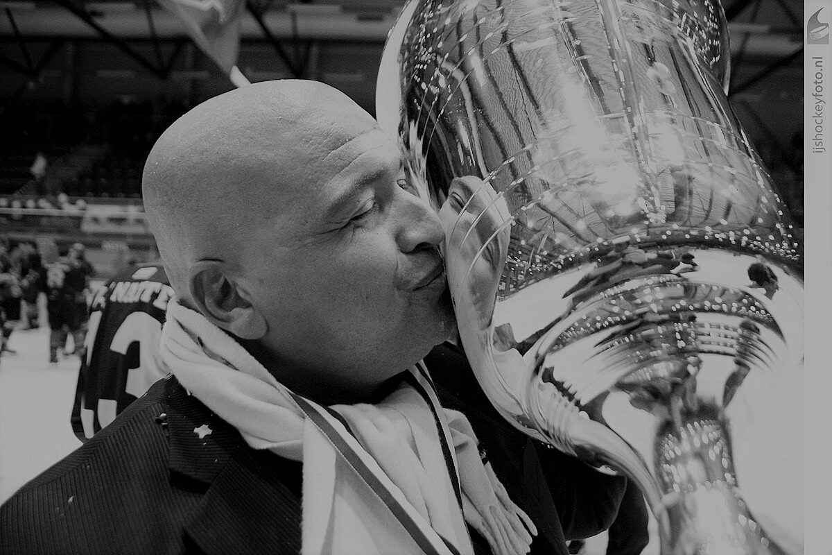 Dave Schreurs black white