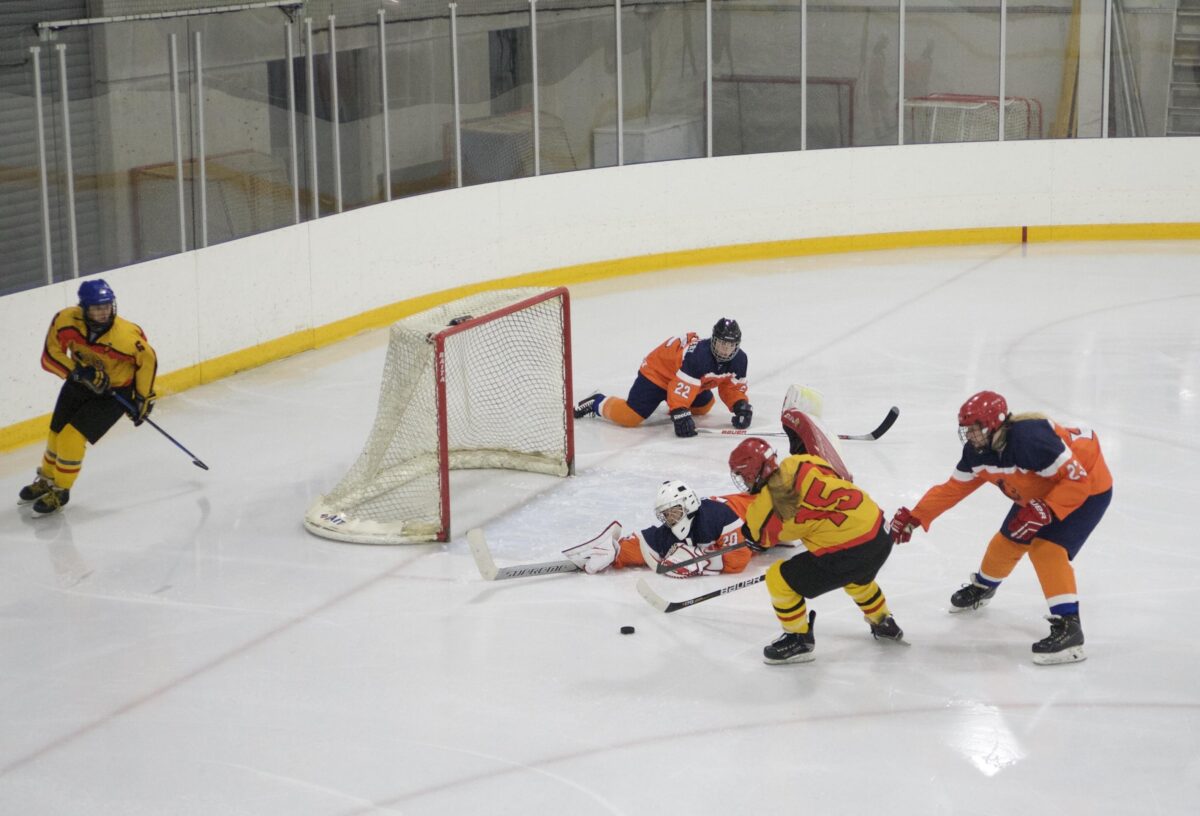 Oranje Vrouwen U18 redding Fondse