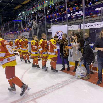 27 E1 Ffeb 566 A 4 B43 B5 Ac 31845713 Ec96