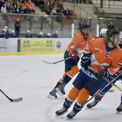 Nederland I Jsland oefenwedstrijd captain Oosterveld