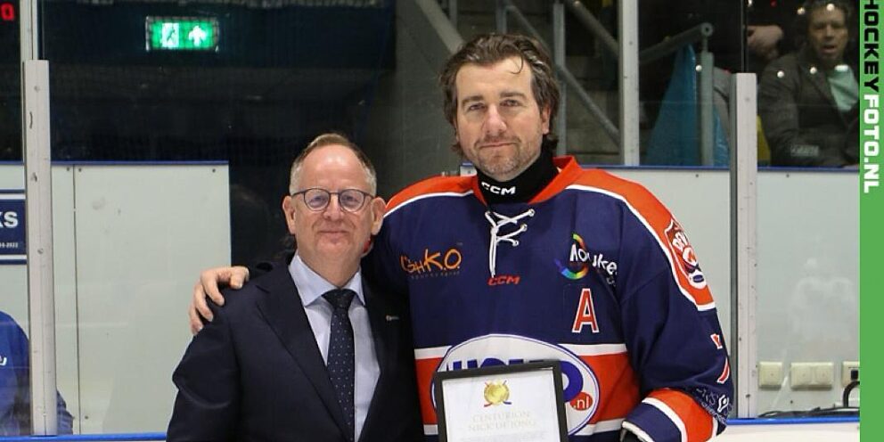 Nick de Jong ontvangt zijn centurion certificaat