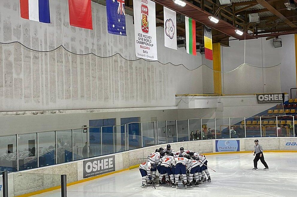 Mannen U18 tegen China bij de goal