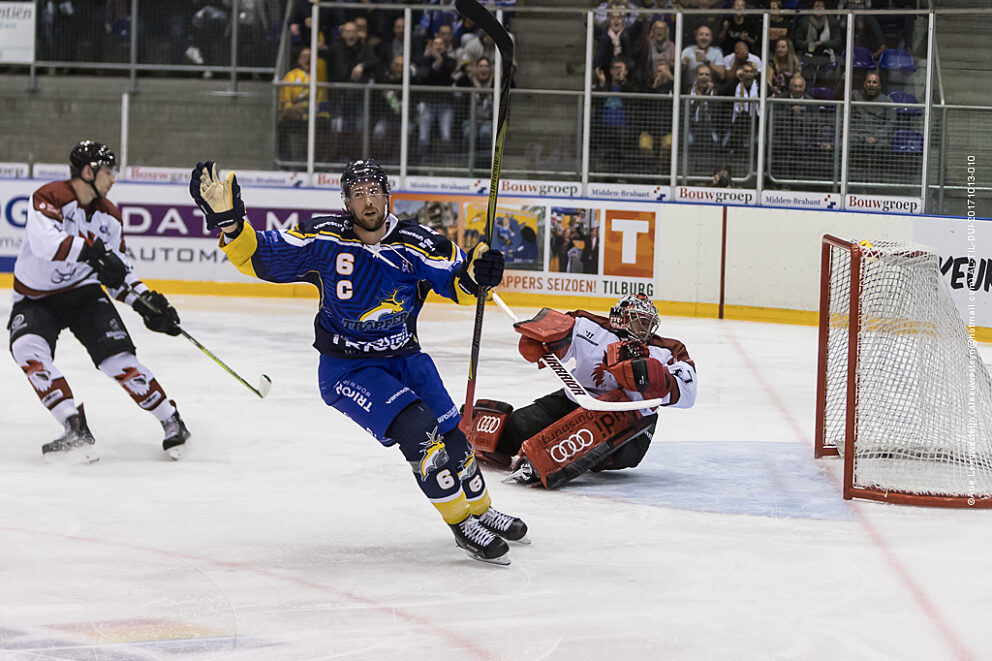 Trappers vs Duisburg 2017 Ivy van den Heuvel juicht