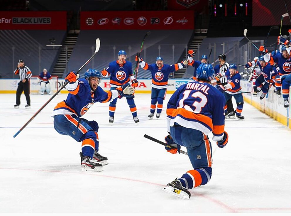 Islanders win third game