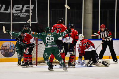 Dordrecht veroverde in een rechtstreeks duel de achtste plaats.