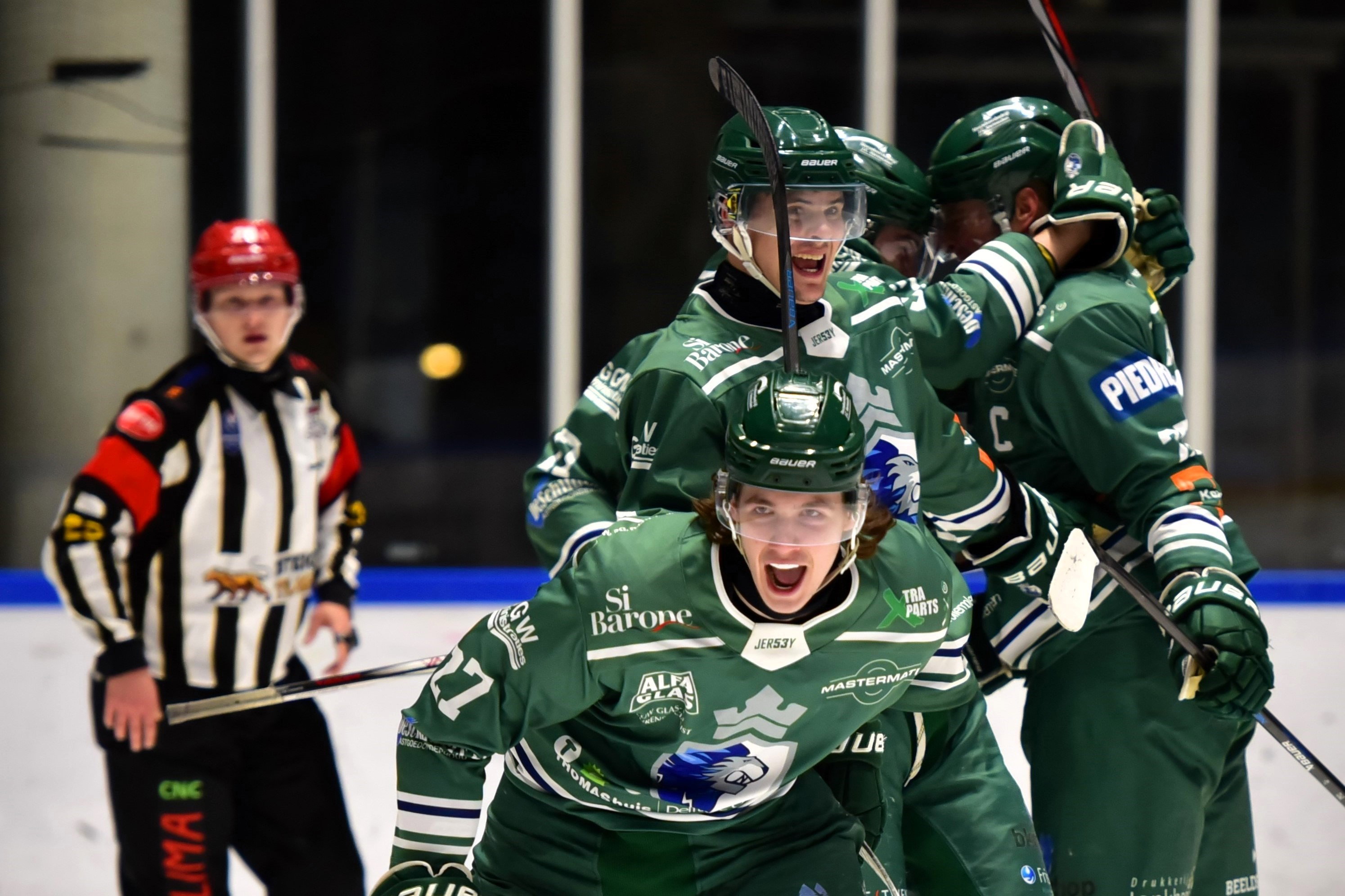 Dordrecht Lions viert plaatsing voor de play-offs.