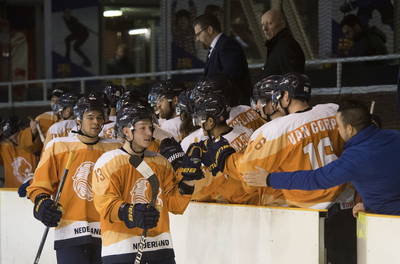 Nederland Spanje Juichen Bij De Bank