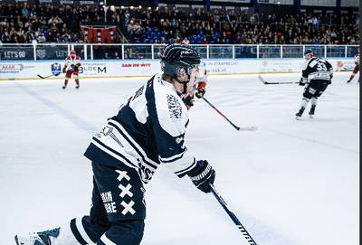 Amsterdam won thuis van Utrecht en komt daarmee op 2-1 in de serie.
