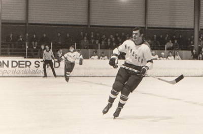 Alex Andjelic als speler in actie voor Nijmegen